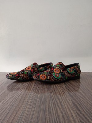 Embroidered Velvet Shoes 