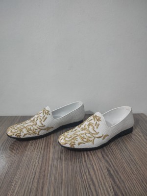 Men white shoes with Gold Handwork
